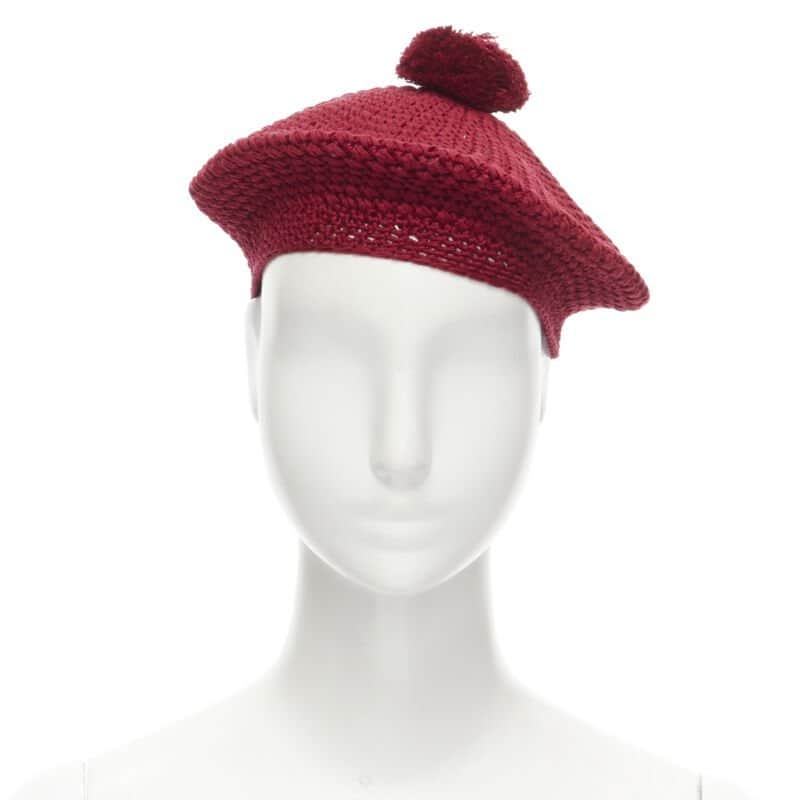 Gucci Red Pom Knit Beret Red Cotton Never worn - Front View