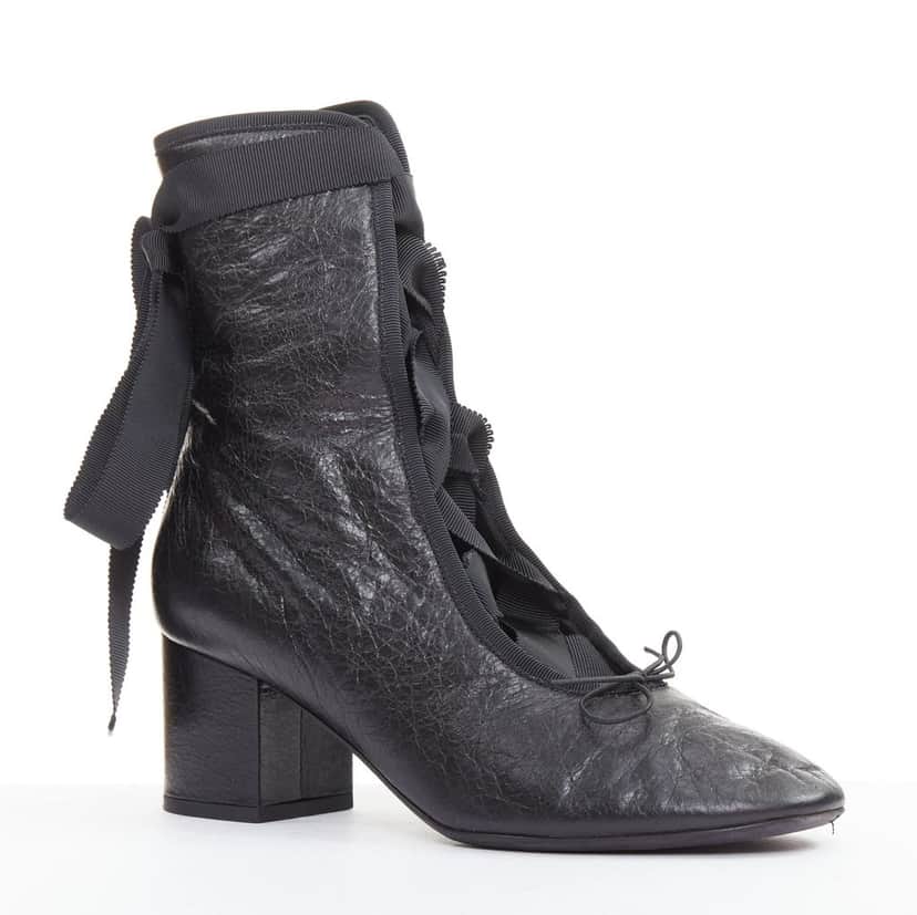 Valentino Product Black Leather Very good condition - Front View