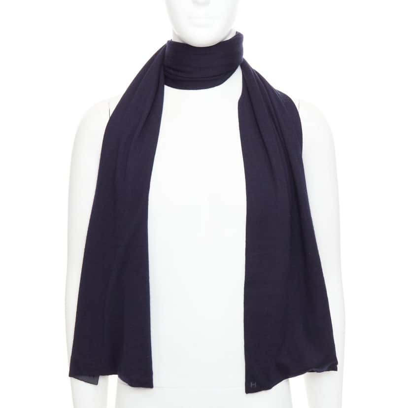 Hermes Product Navy Cashmere Good condition - Front View