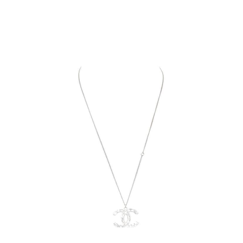 Chanel Product Silver Plastic Very good condition - Front View