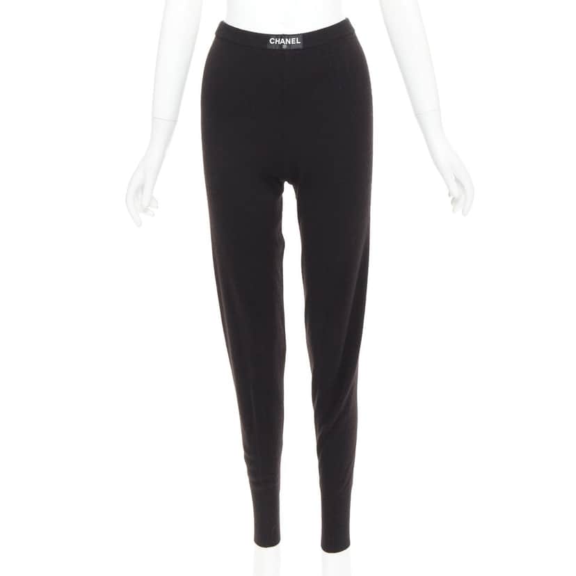 Chanel Product Black Cashmere Very good condition - Front View