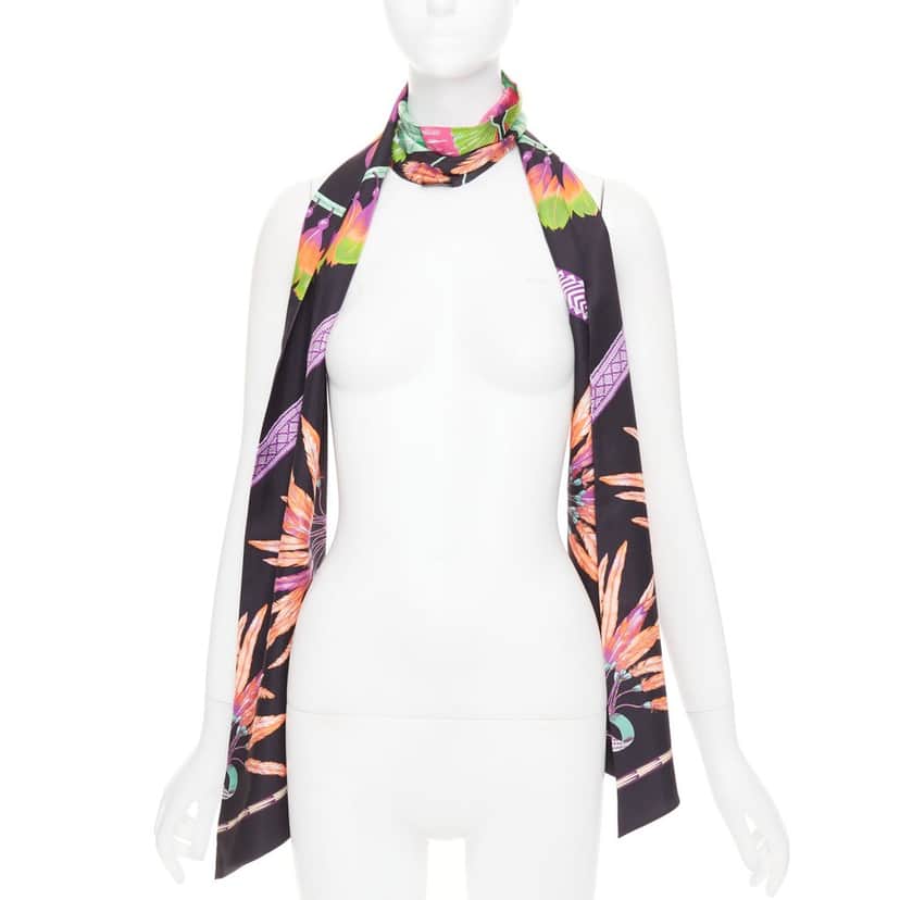 Hermes Maxi Twilly Black Silk Very good condition - Front View