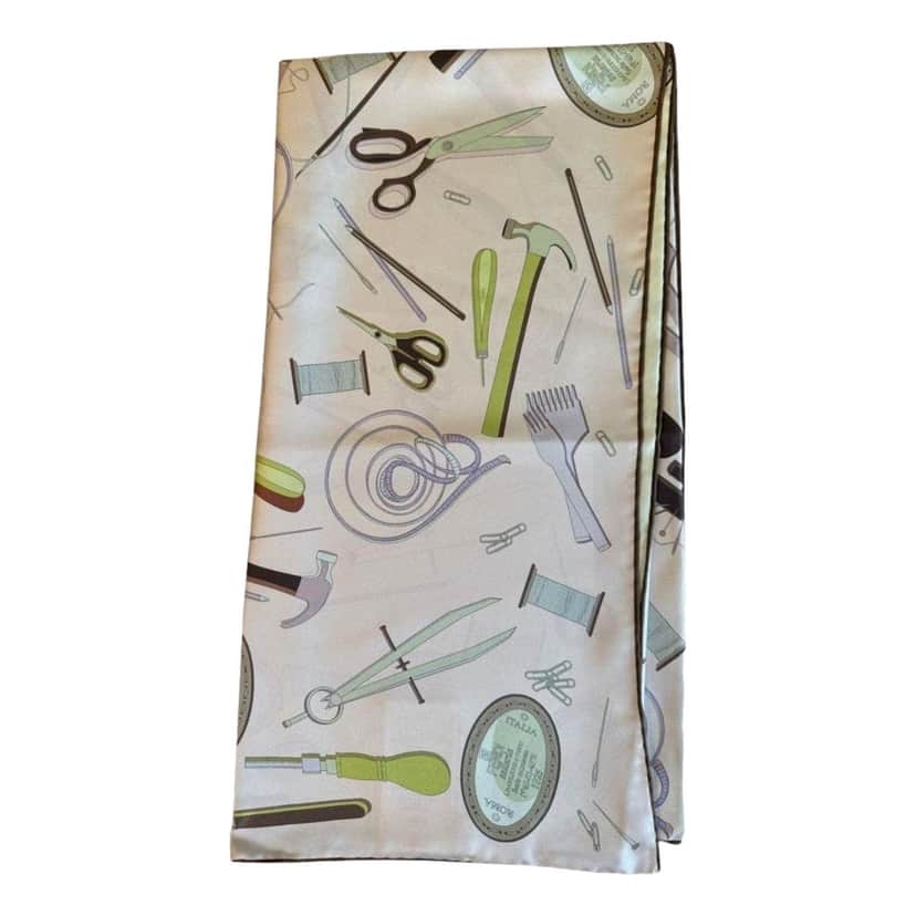 Fendi Fendi Multi-Color Graphic Print Silk Scarf Malva Multicolor Green Silk Never worn - Front View