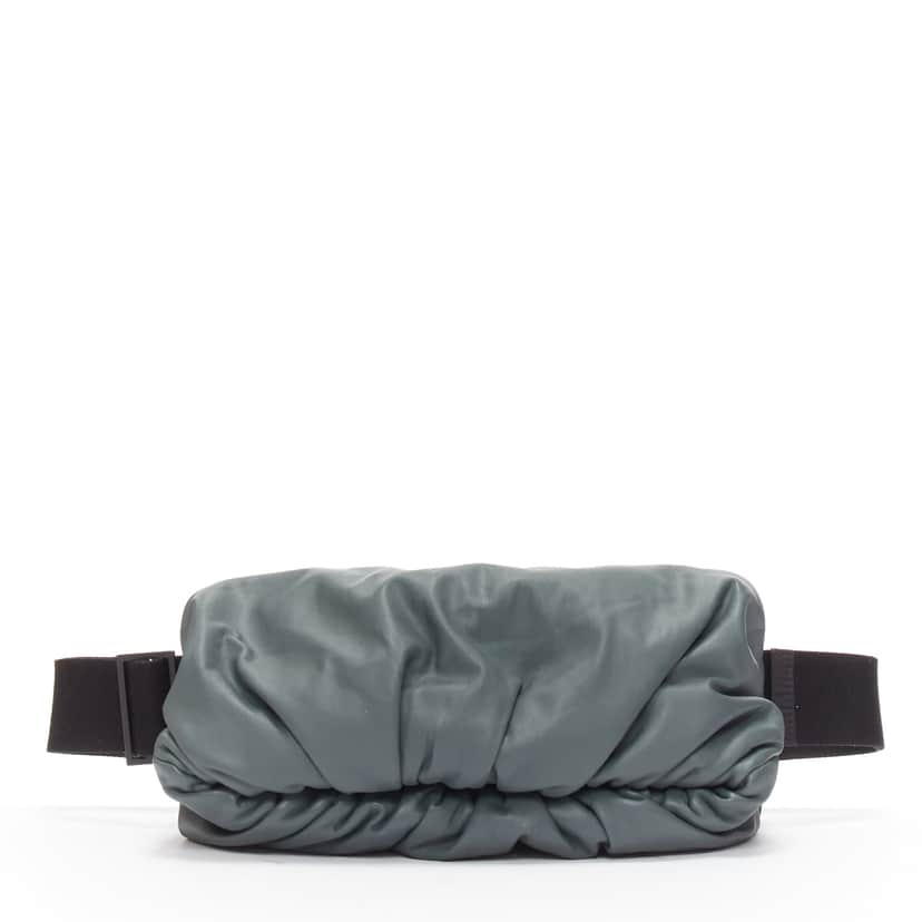 Bottega Veneta The Body Pouch Grey Leather Very good condition - Front View