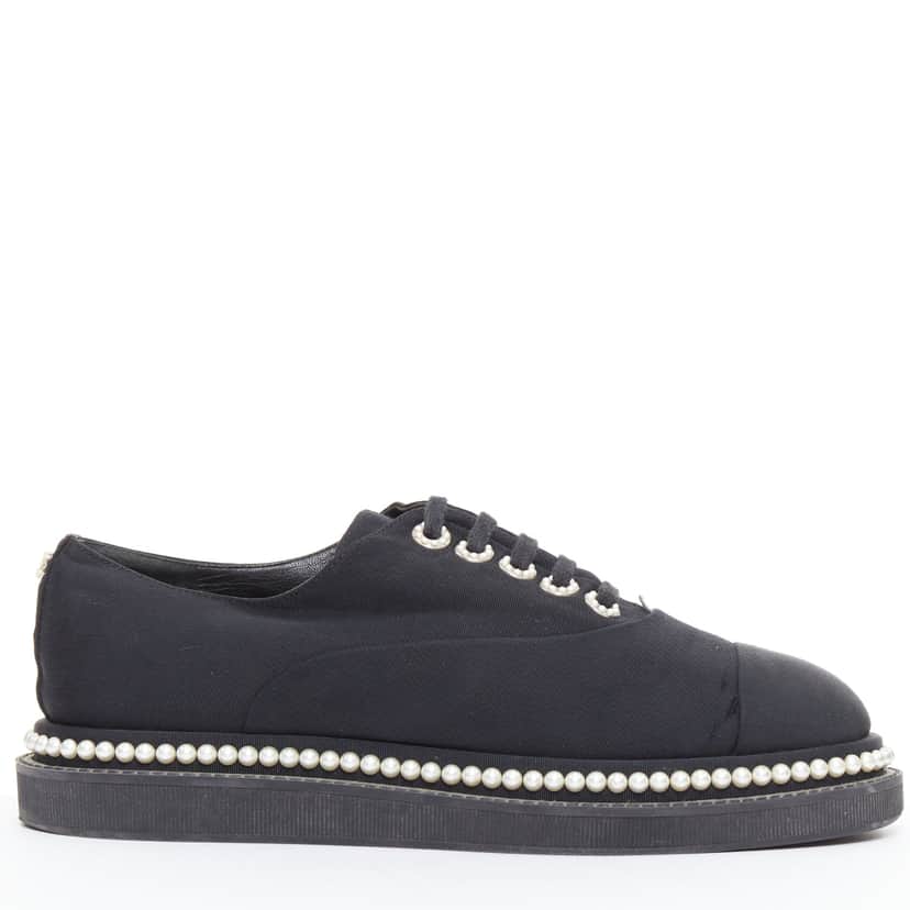 Chanel Pearl Lace Derbies Black Fair condition - Front View