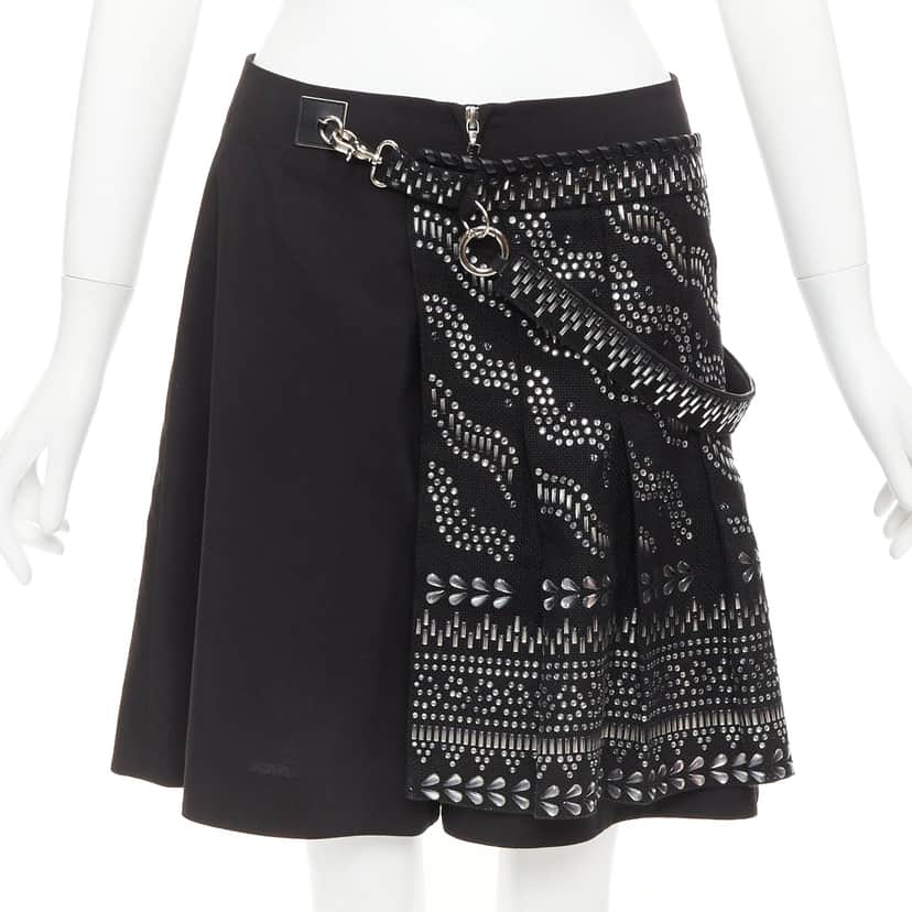 Louis Vuitton Lace Gothic Shorts Black Wool Never worn - Front View