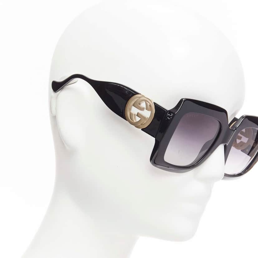 Gucci Gold Logo Glasses Black Very good condition - Front View
