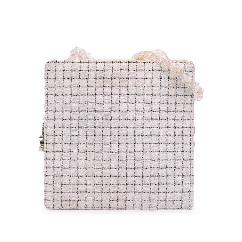Chanel Small Tweed and Resin Zipped Shopping Bag White Very good condition - Front View
