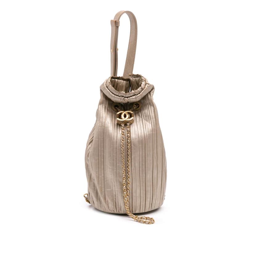 Chanel Small Metallic Calfskin Coco Pleats Drawstring Backpack Gold Leather Good condition - Front View