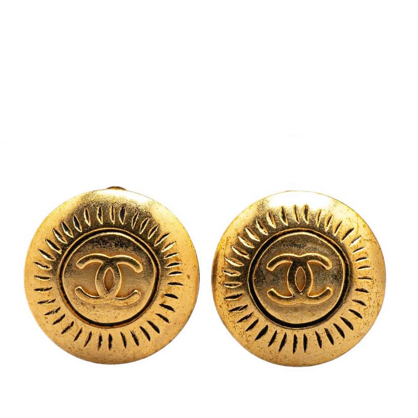 Chanel Gold Plated CC Round Clip on Earrings Gold Metal Good condition - Front View