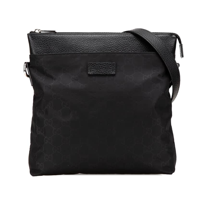 Gucci GG Nylon Flat Messenger Bag Black Very good condition - Front View