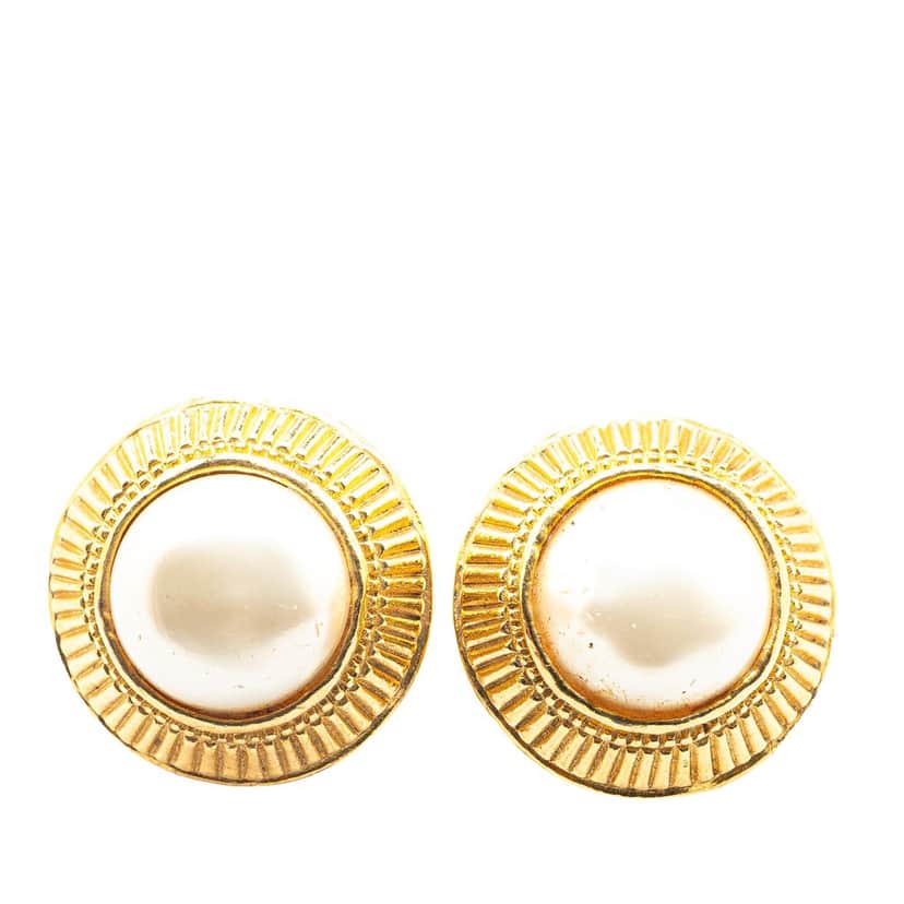 Chanel Gold Plated Round Faux Pearl Clip on Earrings Gold Metal Good condition - Front View