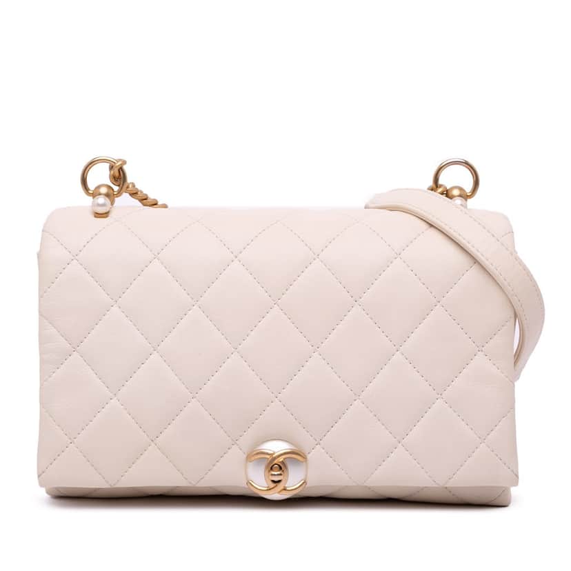 Chanel Quilted Calfskin Pearl CC Accordion Flap White Leather Good condition - Front View