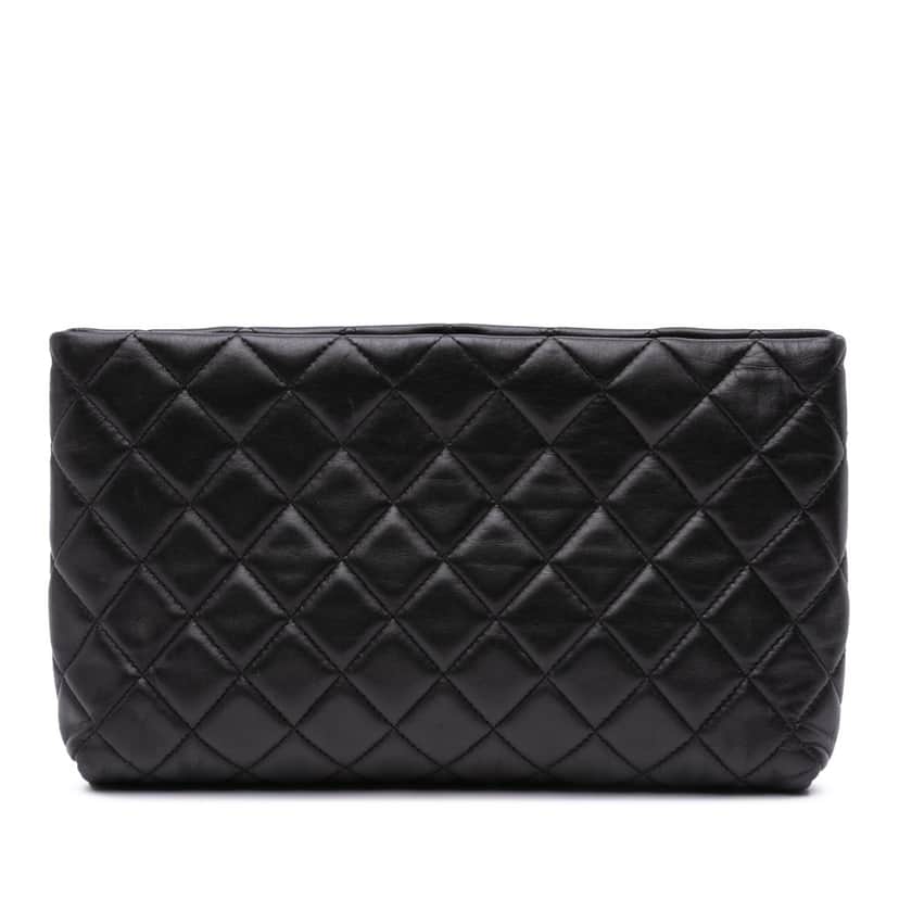 Chanel Quilted Lambskin Kiss Lock Clutch Black Leather Good condition - Front View