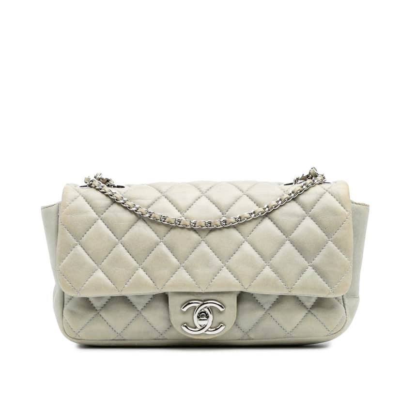 Chanel Medium Quilted Lambskin Coco Rain Flap Grey Leather Good condition - Front View
