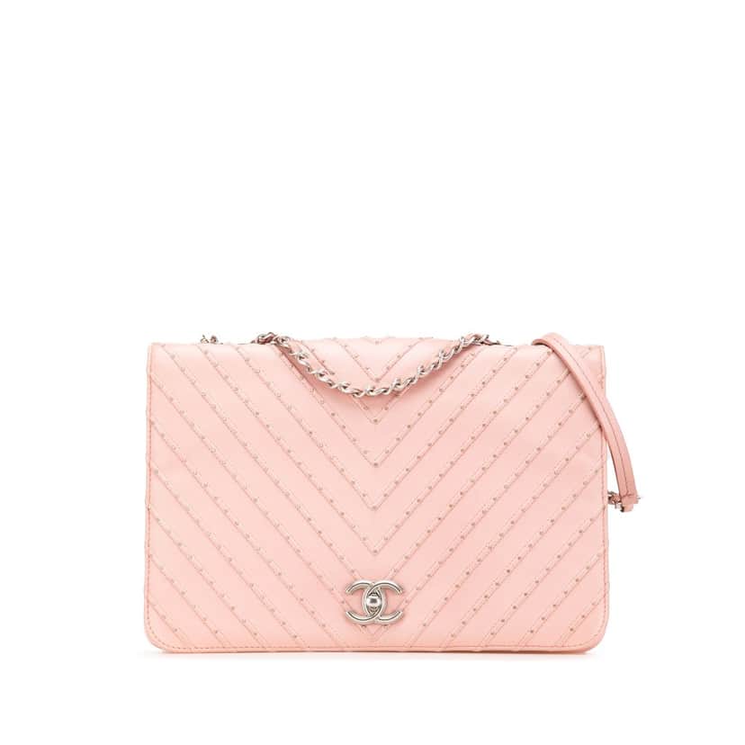 Chanel Chevron Calfskin Studded Full Flap Pink Leather Very good condition - Front View