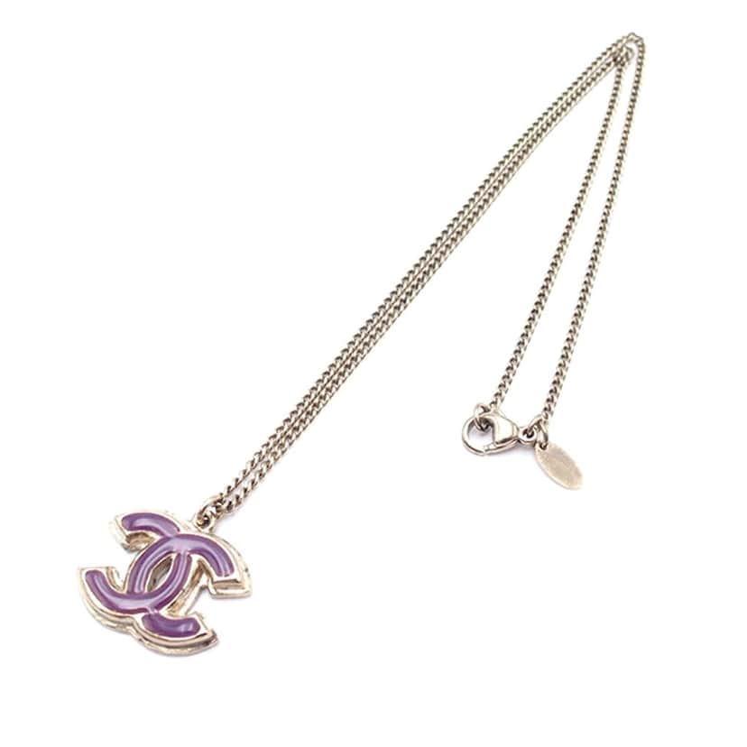 Chanel White Gold Enamel CC Pendant Necklace Gold Metal Good condition - Front View