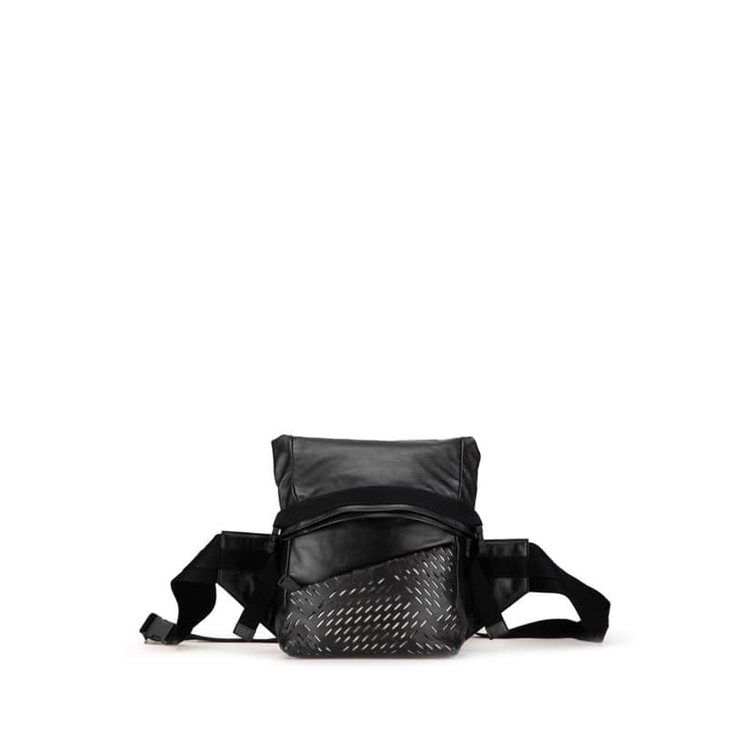 Bottega Veneta Perforated Leather Belt Bag Black Leather Good condition - Front View