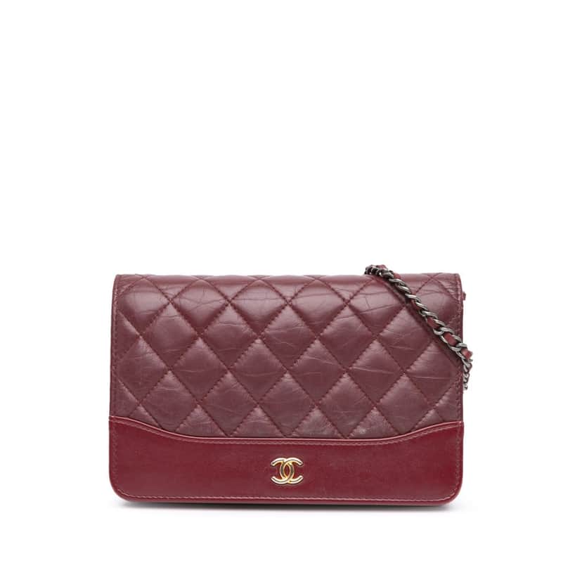 Chanel Quilted Aged Calfskin Gabrielle Wallet on Chain Red Leather Good condition - Front View
