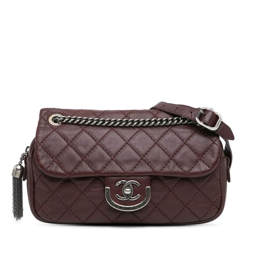 Chanel Paris Edinburgh Medium Calfskin Coco Sporran Flap Red Leather Good condition - Front View