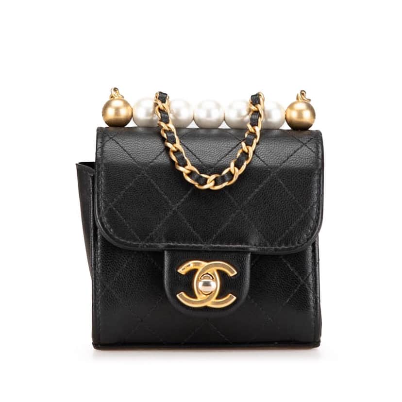 Chanel Mini Goatskin Chic Pearls Clutch On Chain Black Leather Very good condition - Front View
