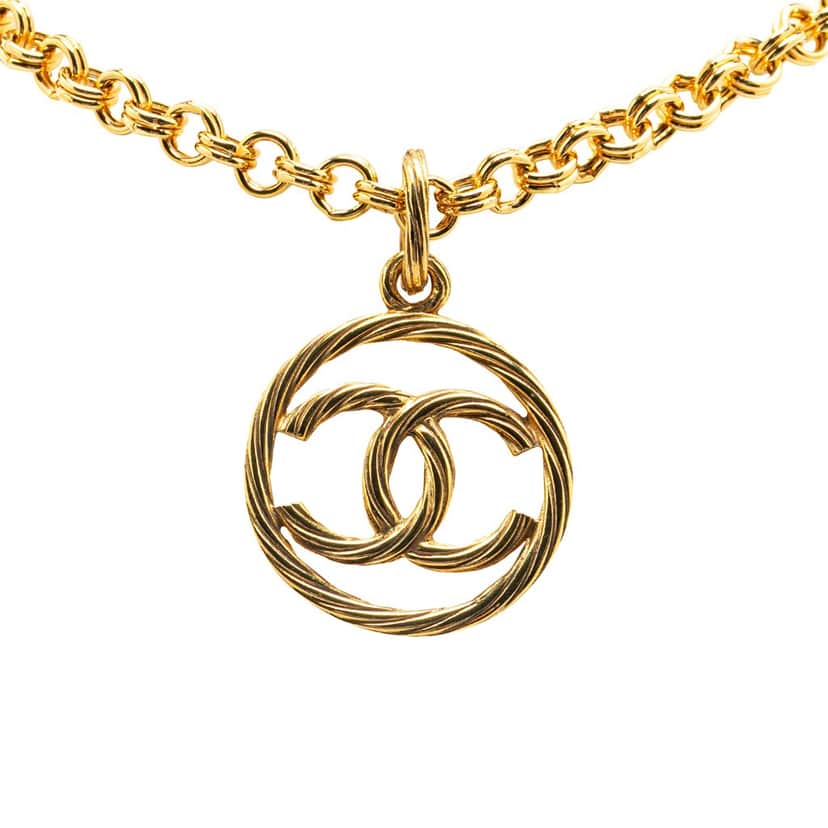 Chanel Gold Plated CC Round Pendant Necklace Gold Metal Good condition - Front View