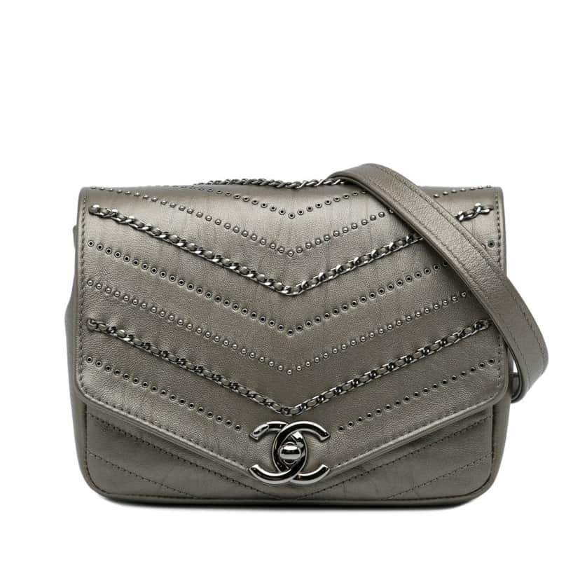 Chanel Small Chevron Data Center Envelope Flap Bag Gold Leather Very good condition - Front View