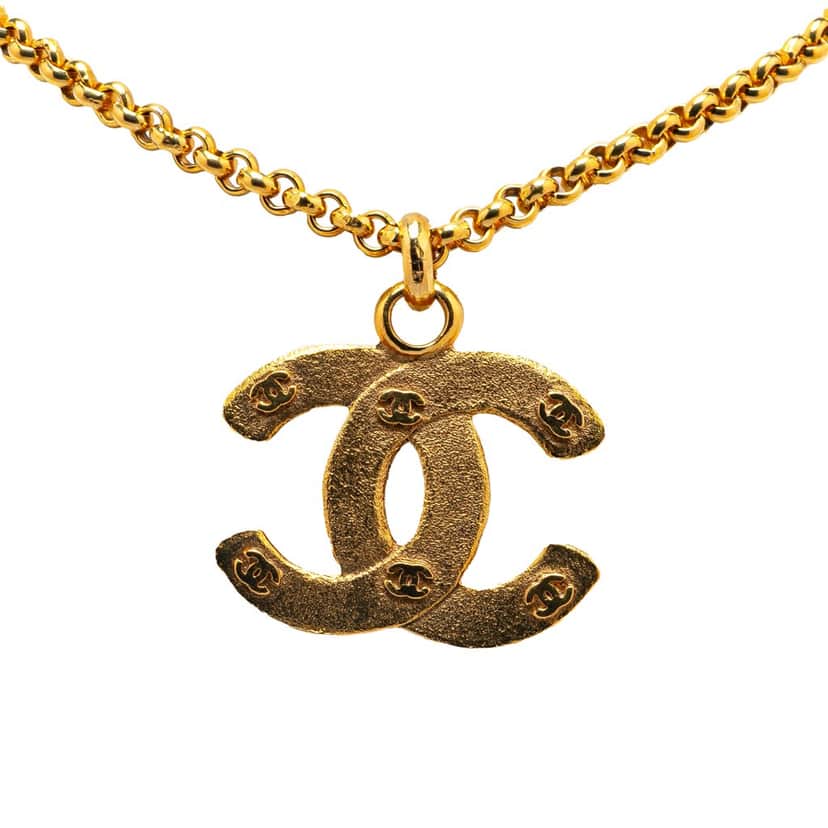 Chanel Gold Plated CC Embossed Pendant Necklace Gold Metal Good condition - Front View