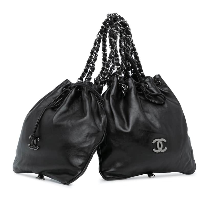 Chanel CC Calfskin Dual Twin Chain Handbag Black Leather Very good condition - Front View