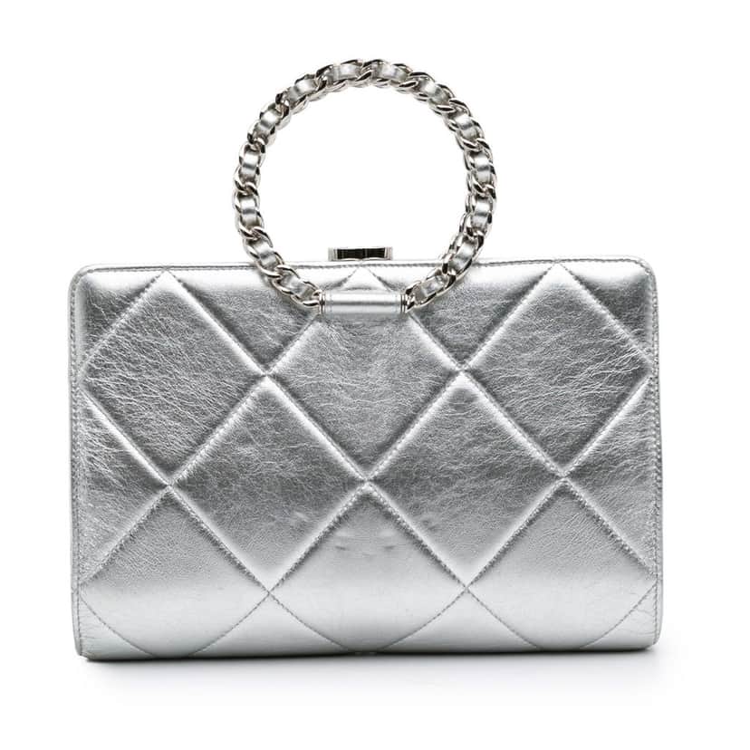 Chanel Quilted Metallic Crumpled Lambskin In The Loop Clutch Silver Leather Good condition - Front View