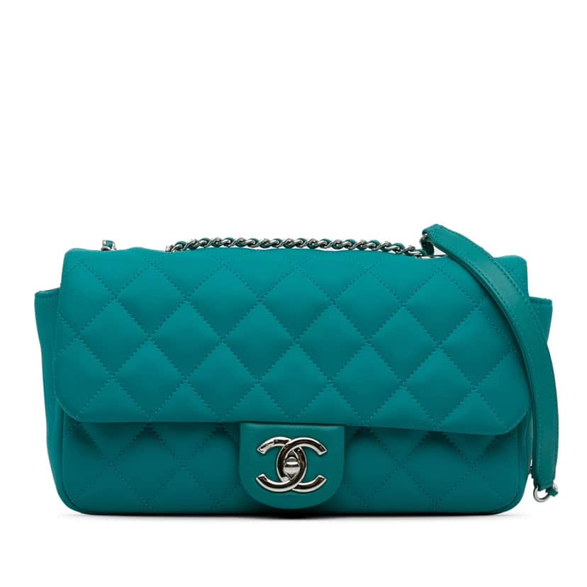 Chanel CC Quilted Calfskin Single Flap Blue Leather Good condition - Front View
