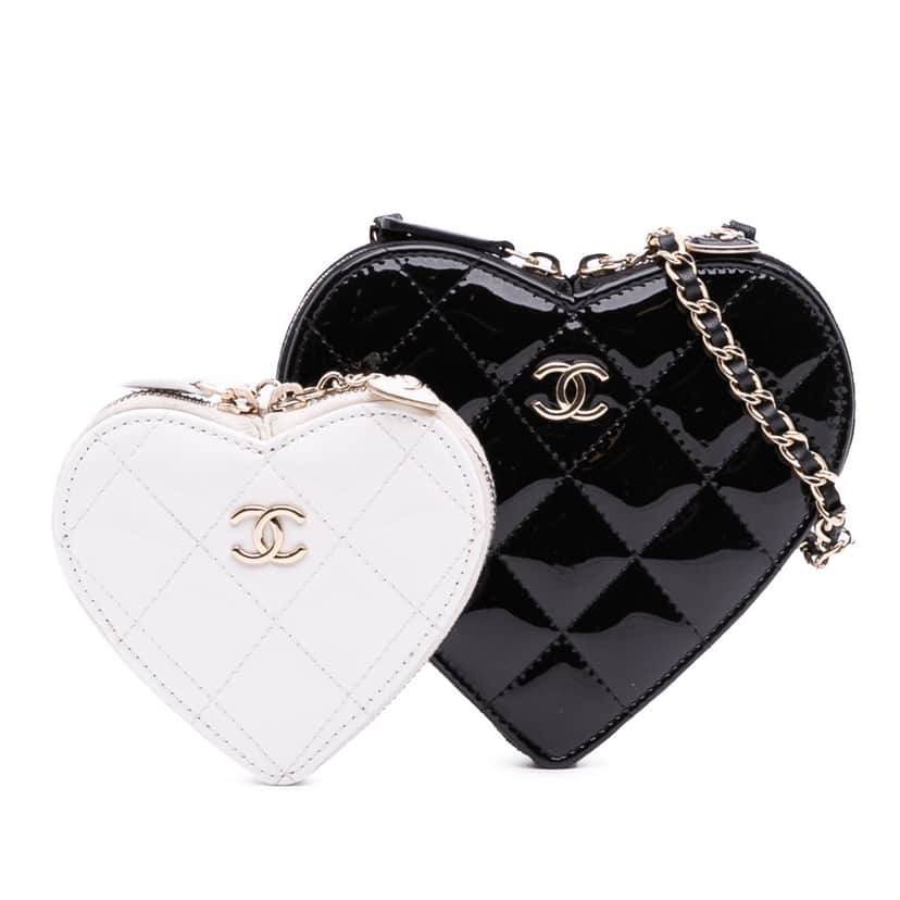 Chanel Quilted Patent Calfskin CC Heart Clutch With Chain Black Leather Good condition - Front View