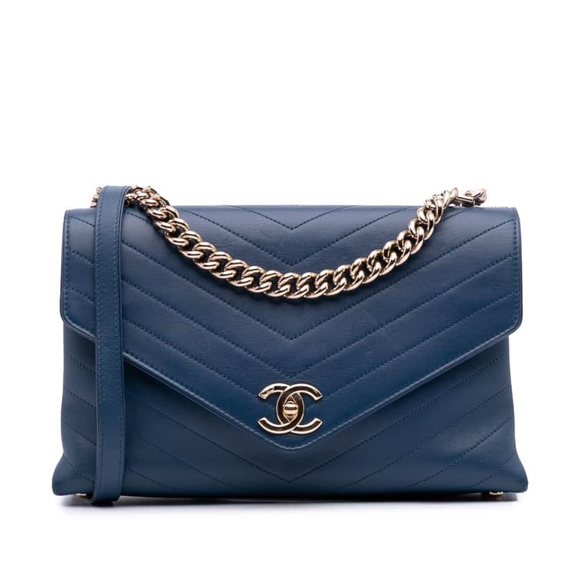 Chanel Medium Calfskin Coco Chevron Envelope Flap Blue Leather Very good condition - Front View