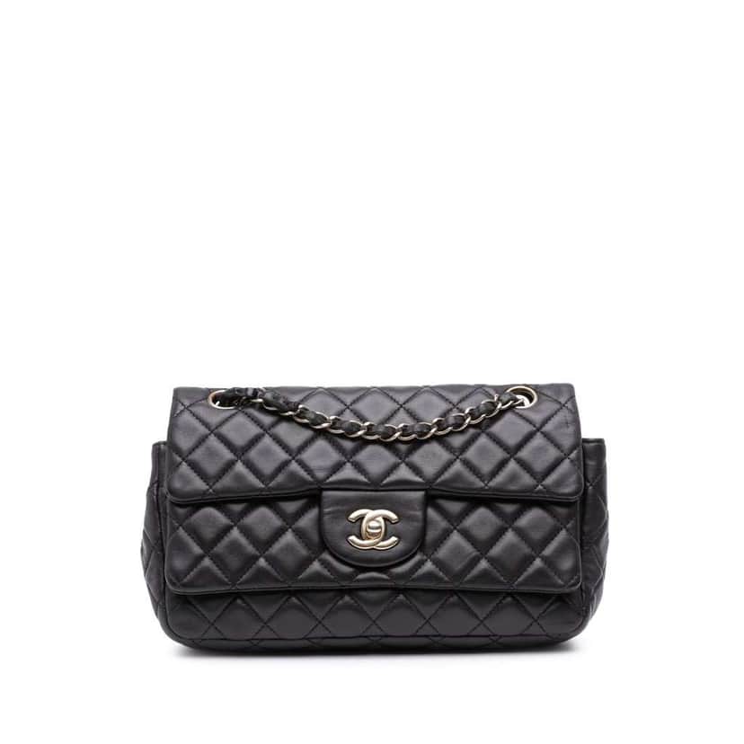 Chanel CC Quilted Lambskin Double Flap Black Leather Good condition - Front View
