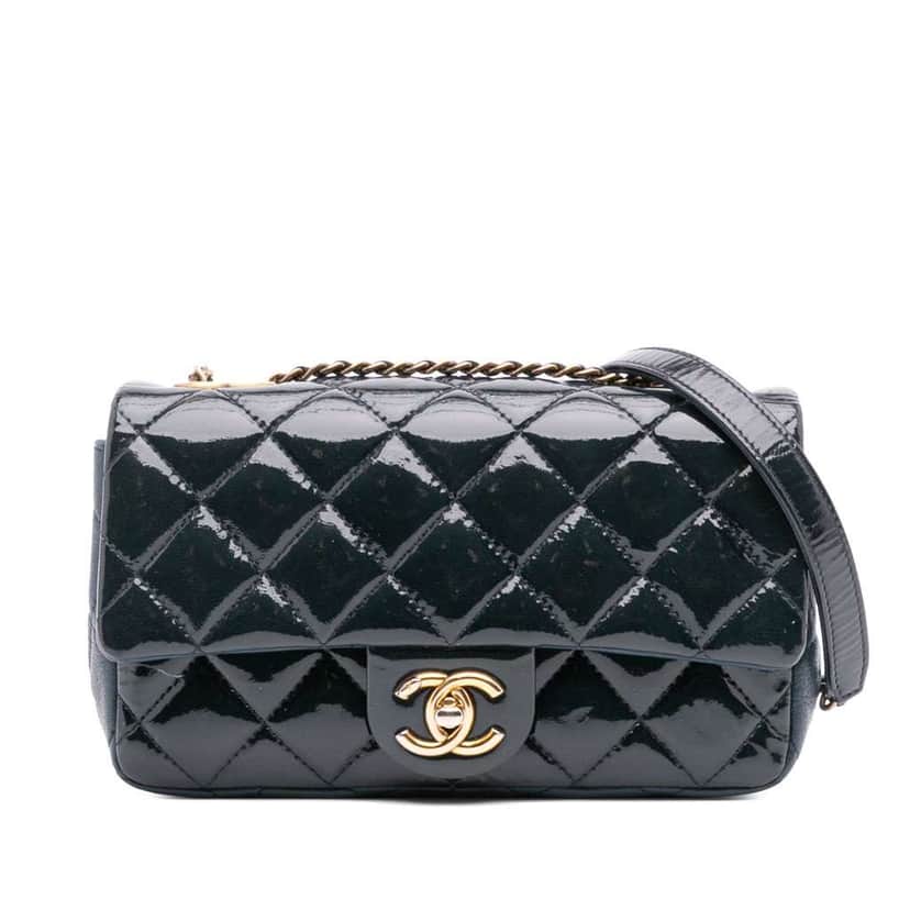 Chanel Paris-Salzburg Small Patent and Goatskin CC Eyelet Flap Blue Leather Very good condition - Front View