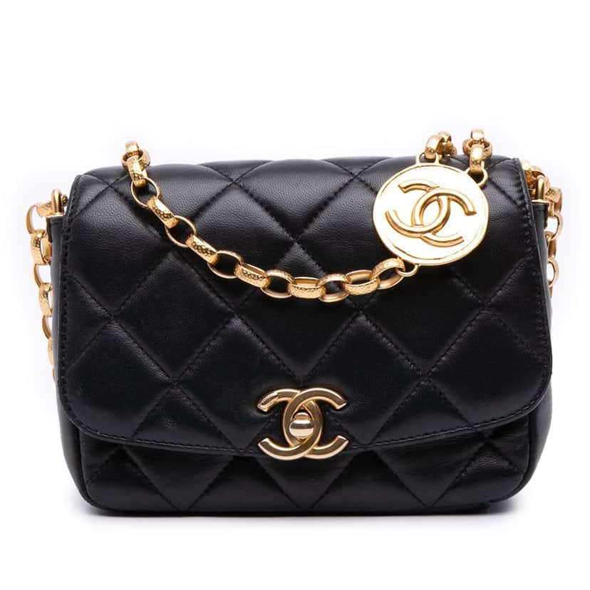 Chanel Small Quilted Lambskin CC Coin Flap Black Leather Good condition - Front View