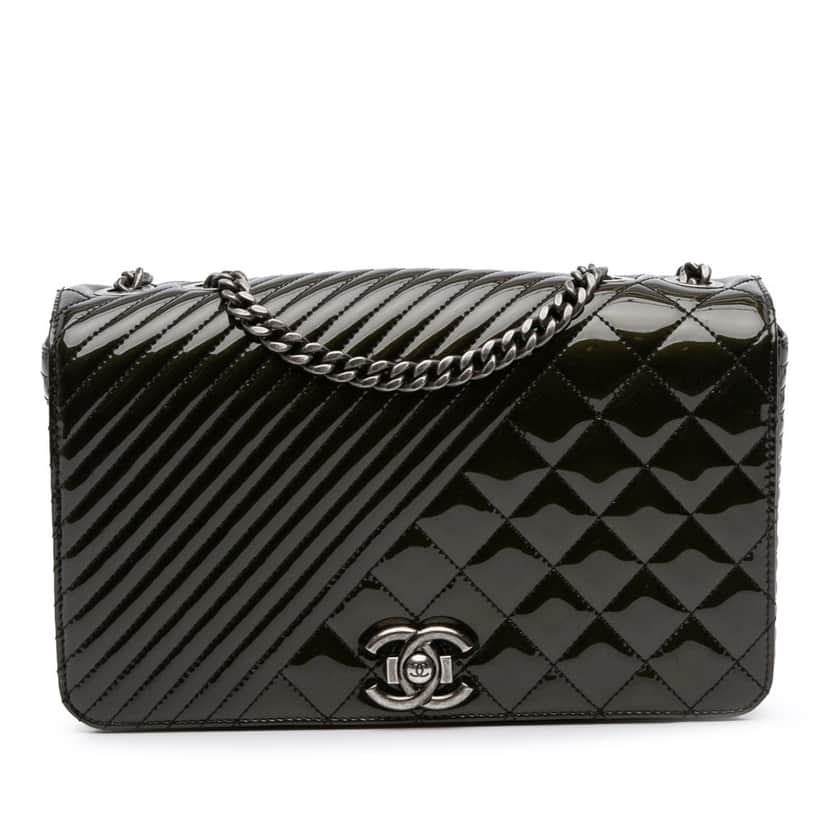 Chanel Medium Patent Coco Boy Flap Black Leather Good condition - Front View