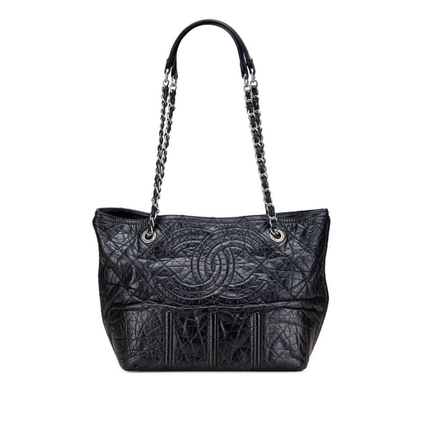 Chanel Distressed Calfskin Shopping In Moscow Tote Black Leather Good condition - Front View