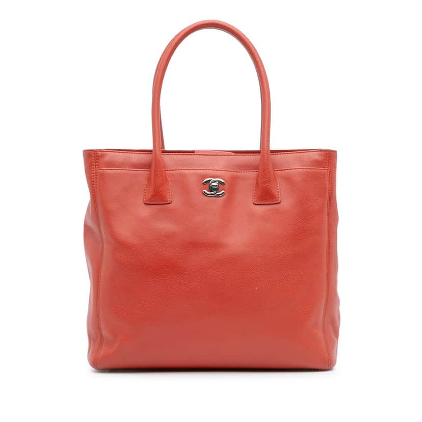 Chanel Tall Calfskin Executive Cerf Tote Red Leather Fair condition - Front View