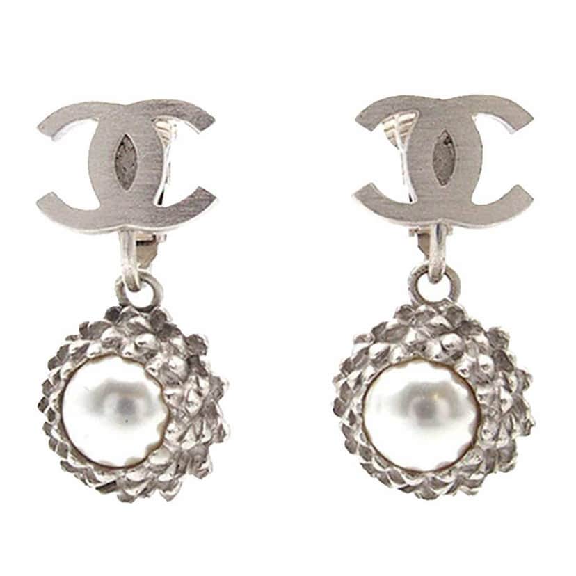 Chanel Silver Plated CC Pearl Dangle Clip On Earrings Silver Metal Good condition - Front View