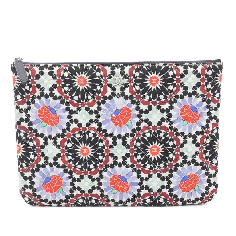 Chanel Paris Dubai Medium Printed Canvas Cosmetic Case White Canvas Good condition - Front View