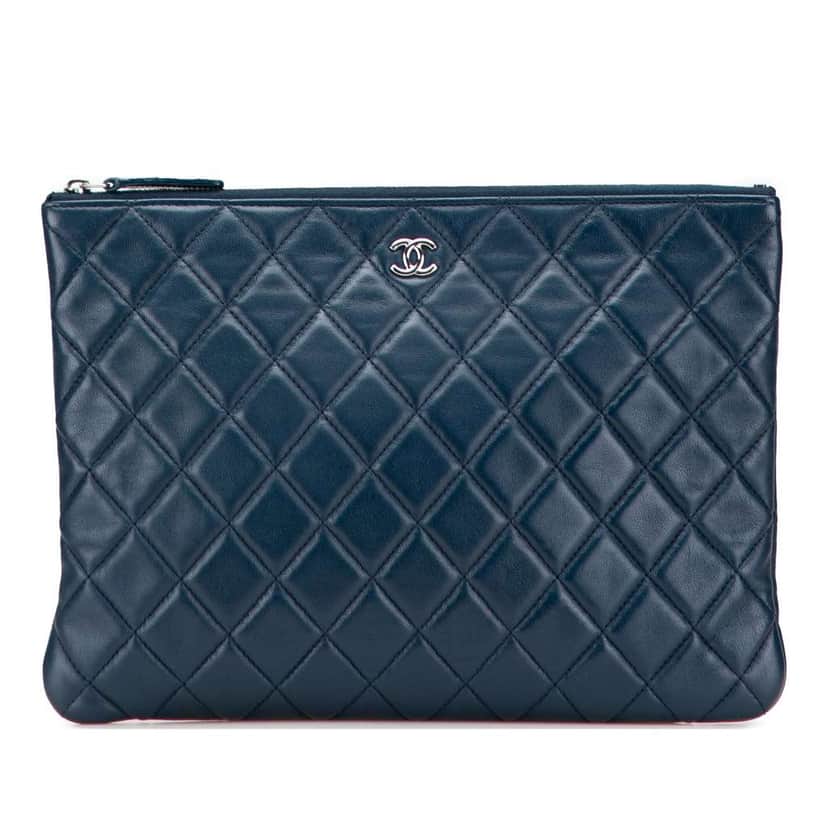 Chanel Medium Quilted Lambskin O Case Clutch Blue Leather Good condition - Front View