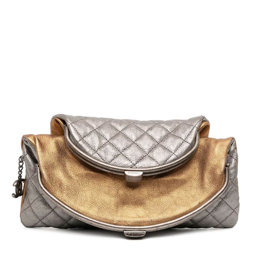 Chanel Quilted Metallic Goatskin Tabatiere Kisslock Foldover Clutch Silver Leather Good condition - Front View