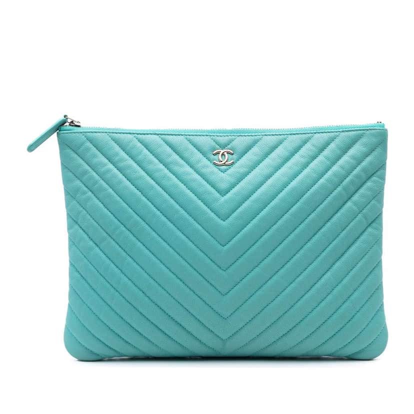 Chanel Medium CC Chevron Caviar O Case Clutch Blue Leather Good condition - Front View
