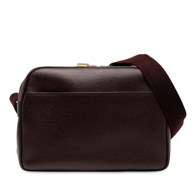 Louis Vuitton Taiga Reporter PM Red Leather Good condition - Front View