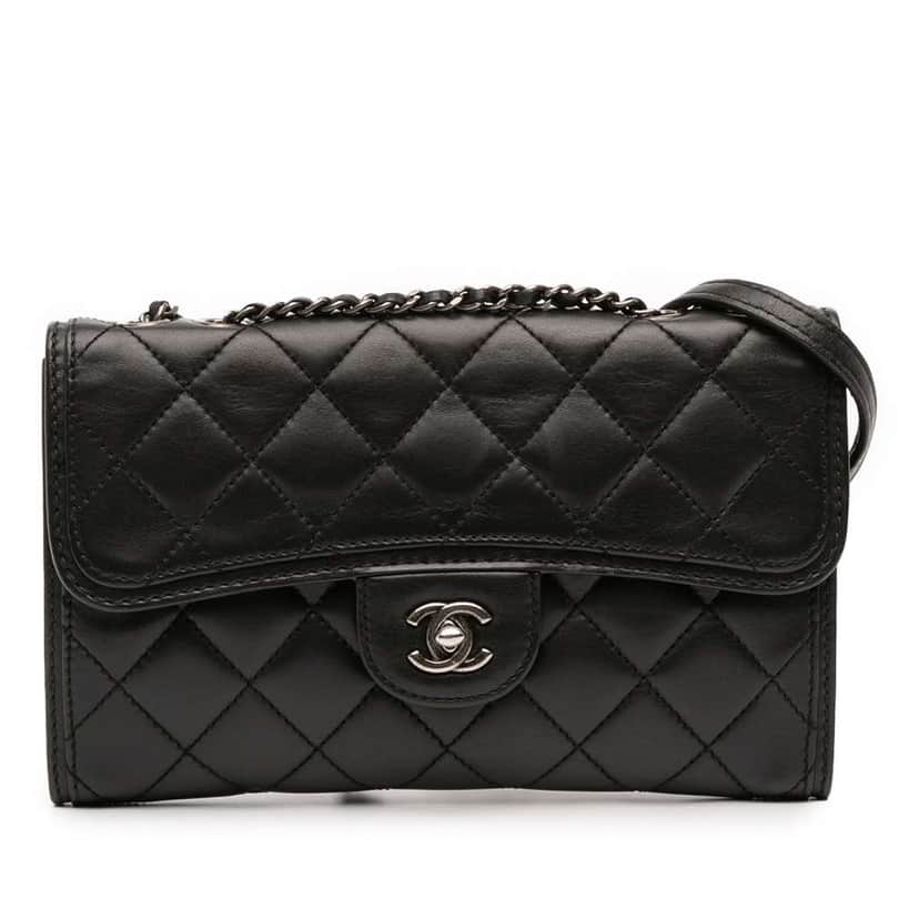 Chanel Small Quilted Lambskin Citizen Zip Flap Black Leather Good condition - Front View