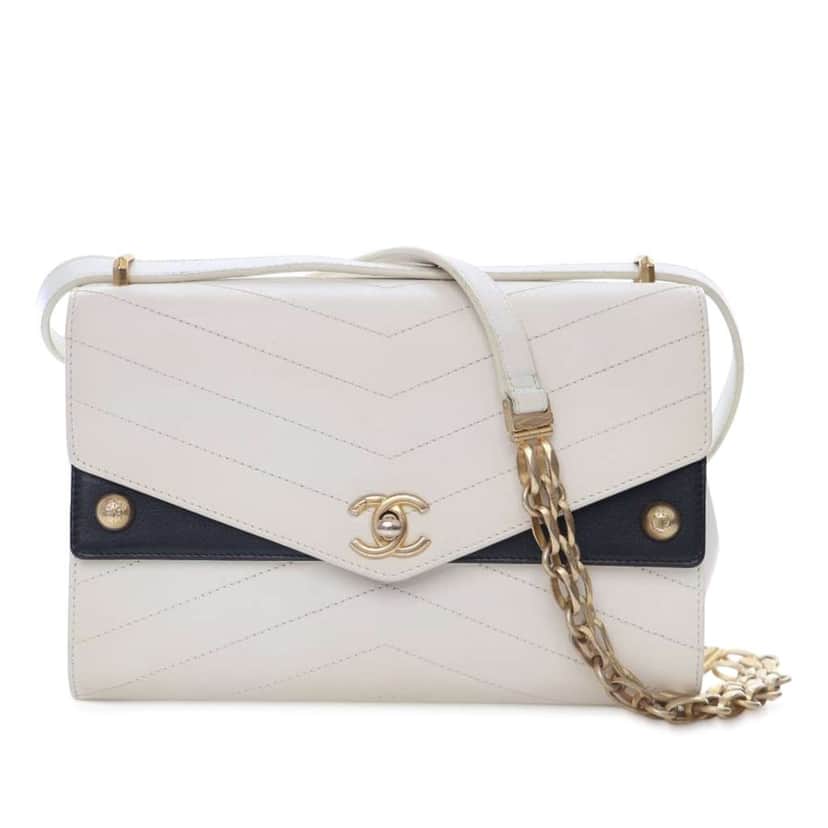 Chanel Medium Chevron Calfskin Casual Trip Flap White Leather Good condition - Front View