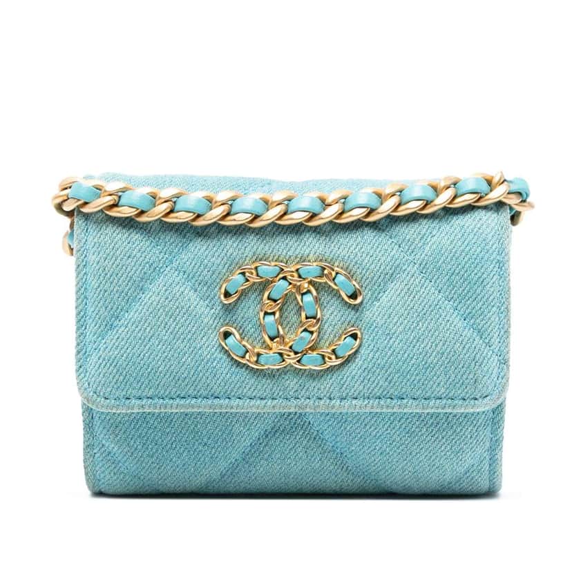 Chanel Quilted Denim 19 Card Holder with Chain Blue Denim Good condition - Front View