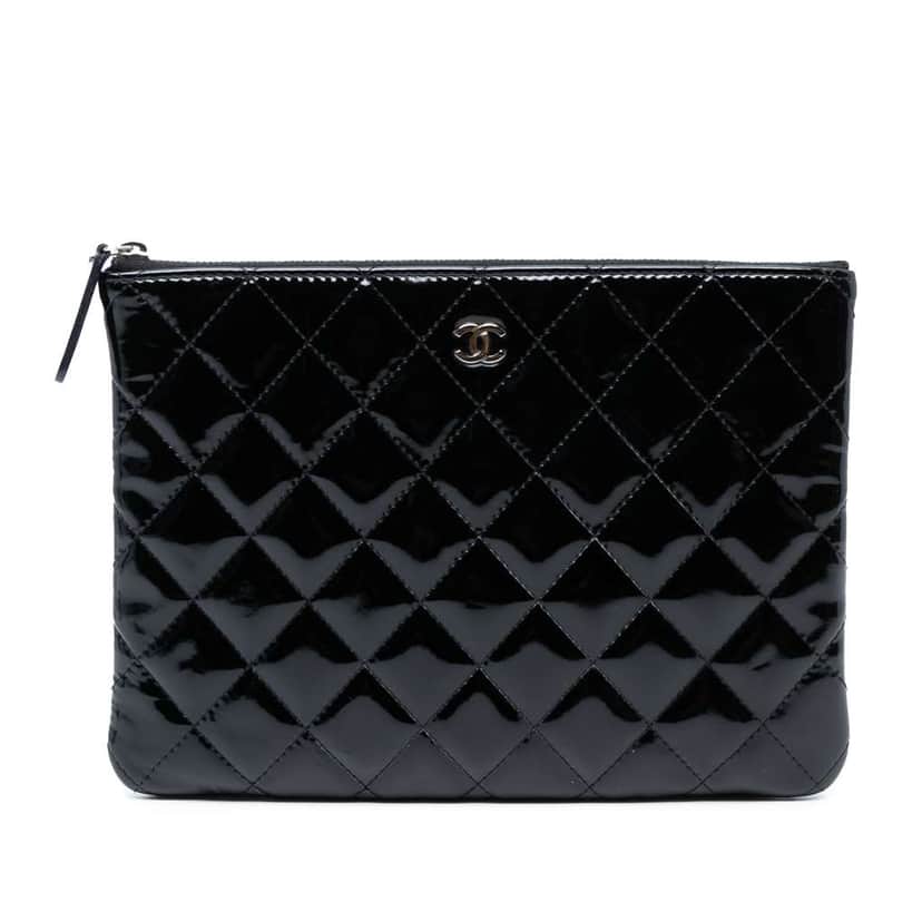Chanel Medium Quilted Patent O Case Clutch Black Leather Good condition - Front View