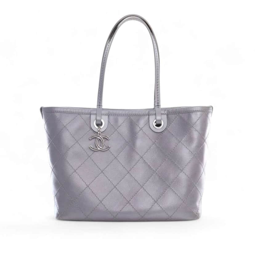 Chanel Large Quilted Metallic Caviar Shopping Fever Tote Silver Leather Good condition - Front View